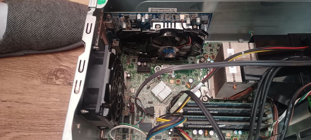 Продавам надежден настолен компютър HP 6200 Pro