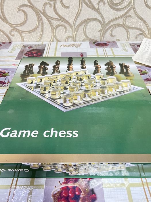 Подарочный набор рюмок шахматная доска