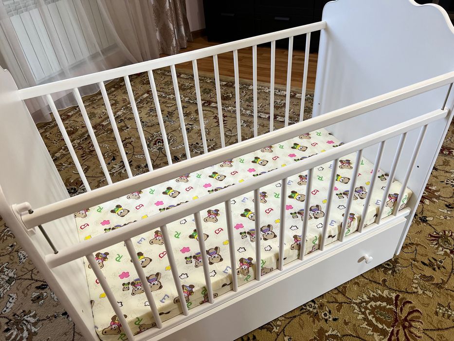 Детская кроватка