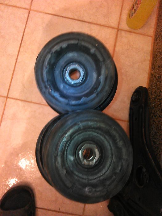 ПРЕДНИ Пружини за голф 2,3 ,джета,пасат и тампони макферсън-комплект