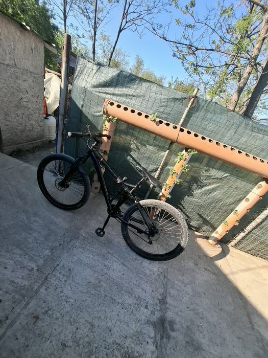 Bicicleta full suspension