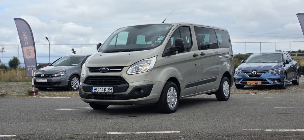 Ford tourneo custom 8 locuri 2.2 diesel rate A/C fata spate