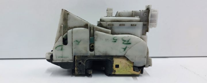 Broasca usa stanga spate 1h4862153 Volkswagen VW Golf a 3-a generatie