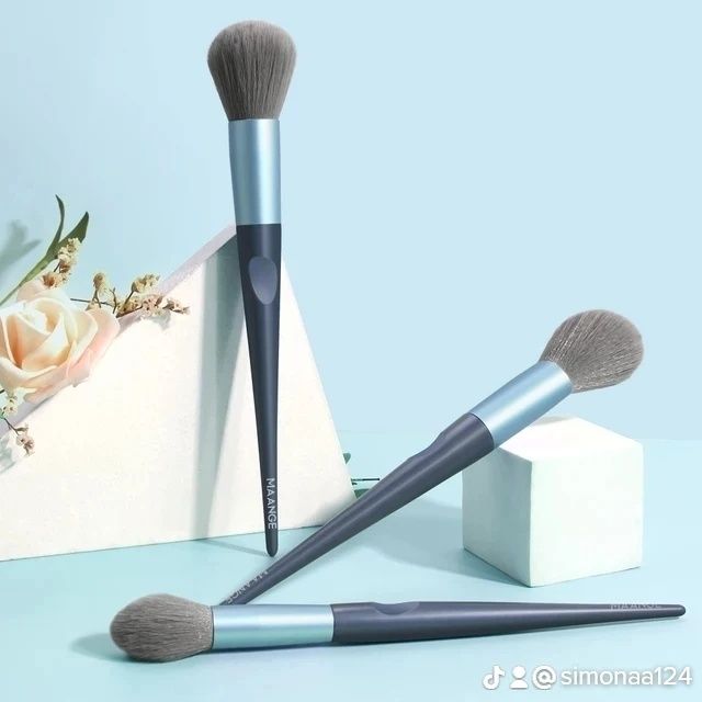 Set de 18 pensule profesionale pentru make-up