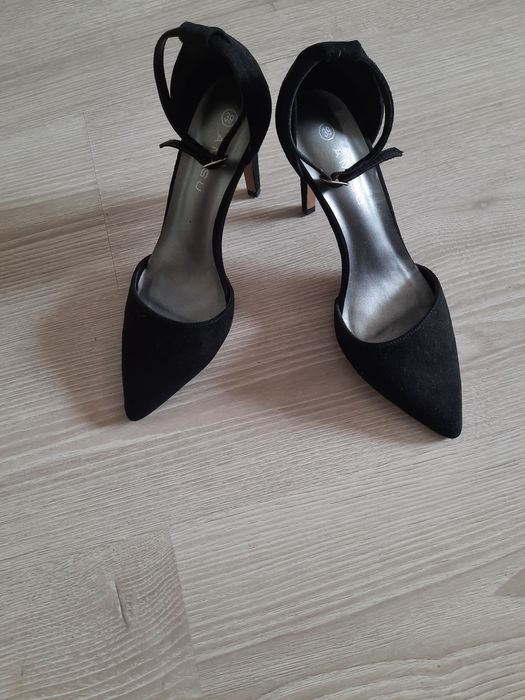 Pantofi eleganti cu toc marimea 39