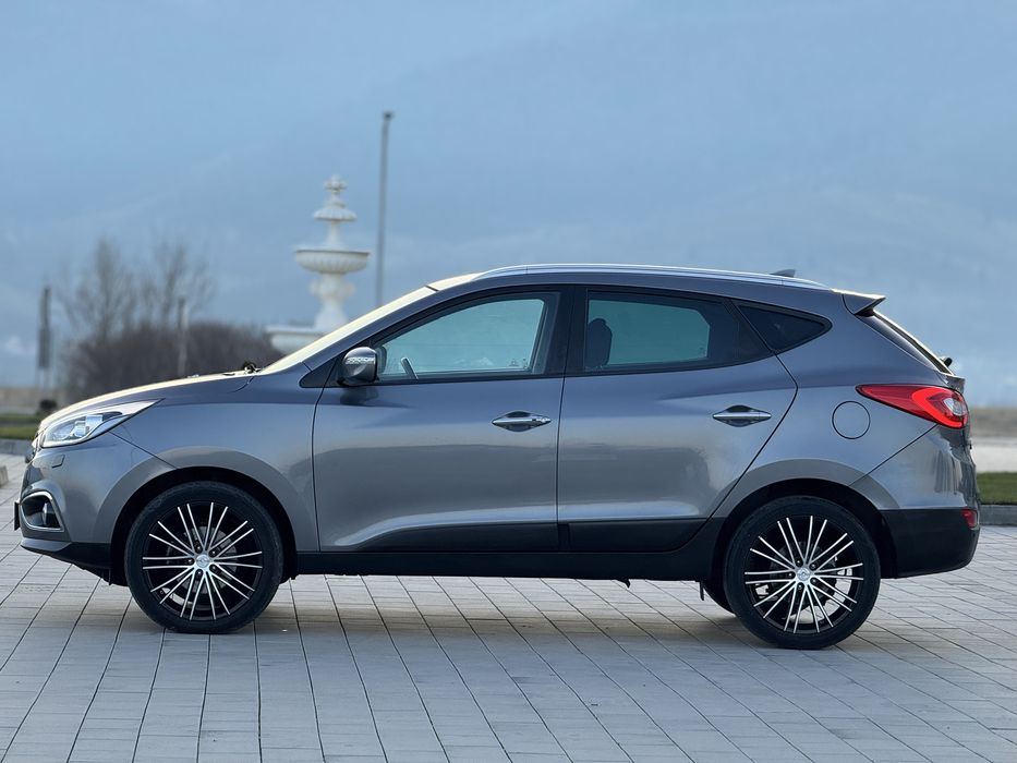 Hiunday ix35 edition motor 2.0 diesel 184cp euro5  4WD 4X4 adus recent