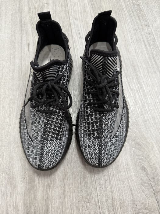 Продам женские кроссовки