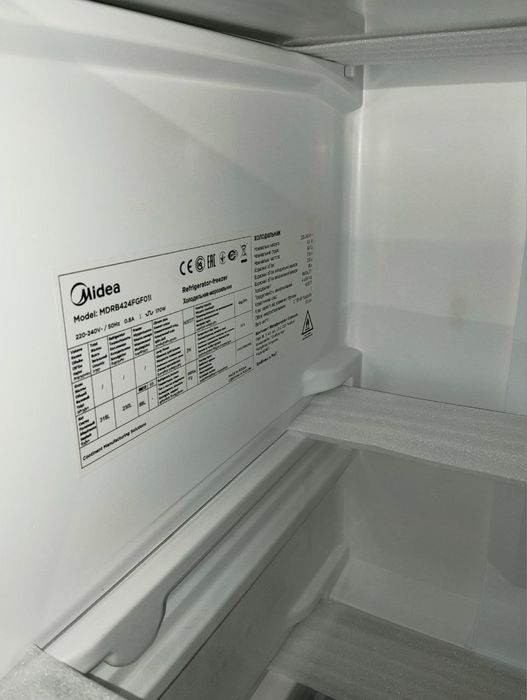 Срочно продаётся холодильник Midea  почти новый, в отличном состоянии.