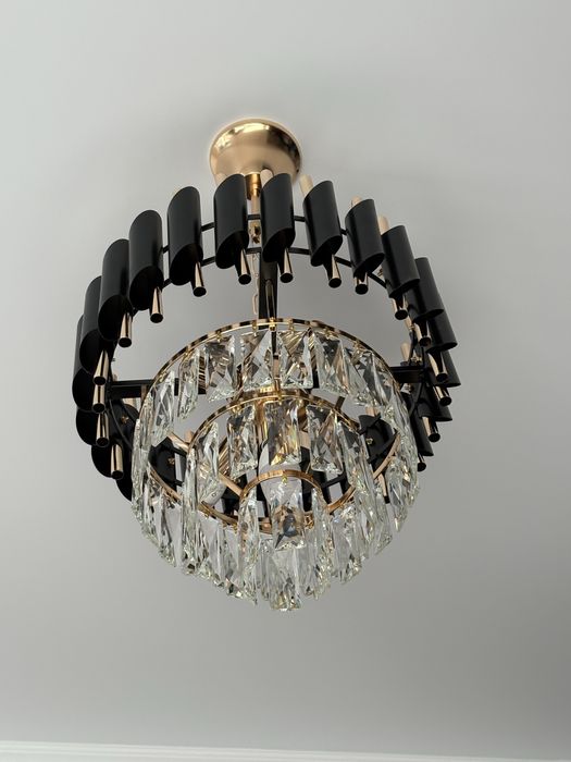 Продам 2 новые люстры