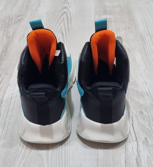 Adidasi băieți nr 38