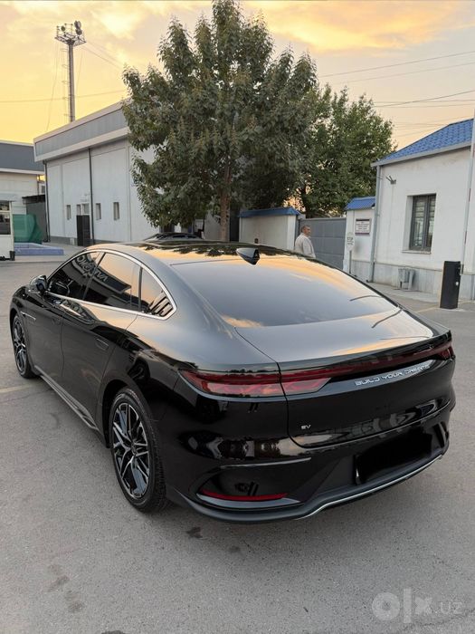 Byd han 701 km хан