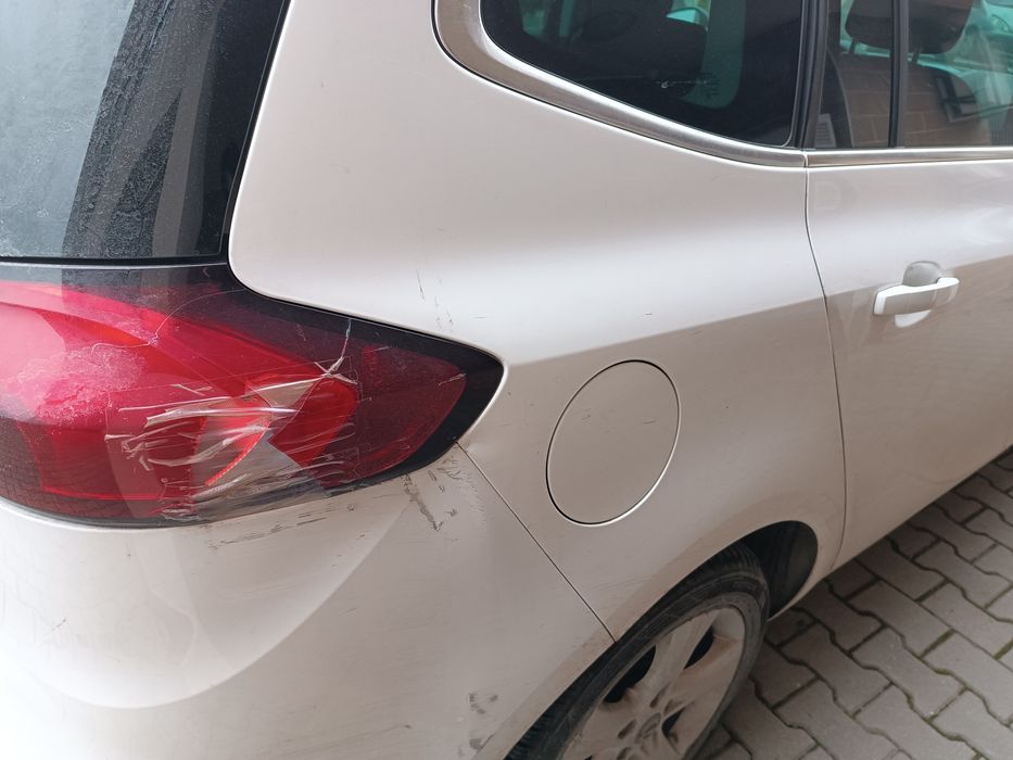 Опел Зафира 7 местен оригинална метанова уредба.