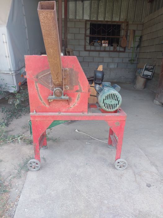 Зернодробилка, дробилка для зерна