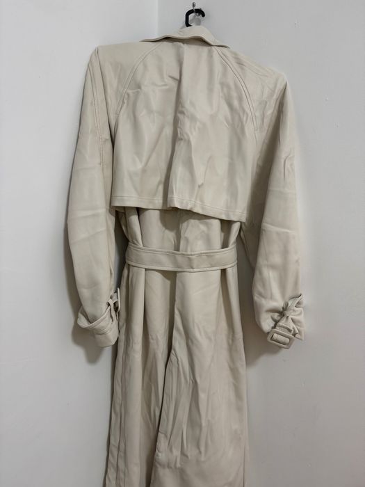 Тренч палто от еко кожа Stradivarius