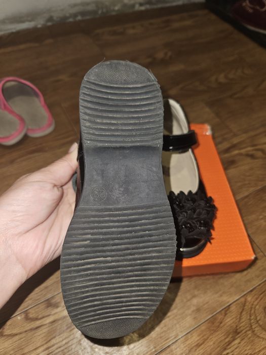 Продам детский туфли