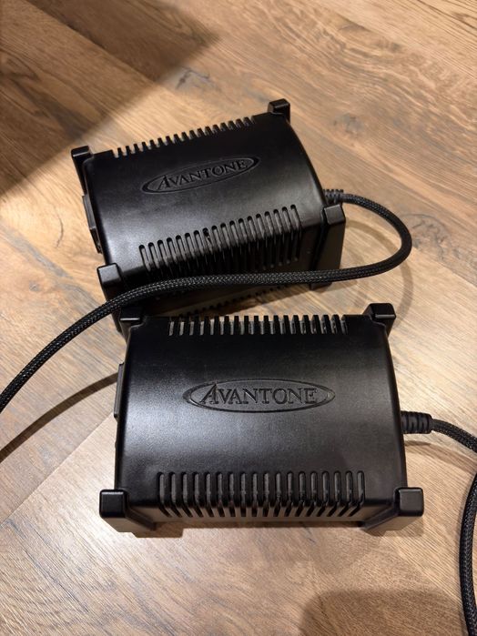 Продам студийные мониторы Avantone MixCube