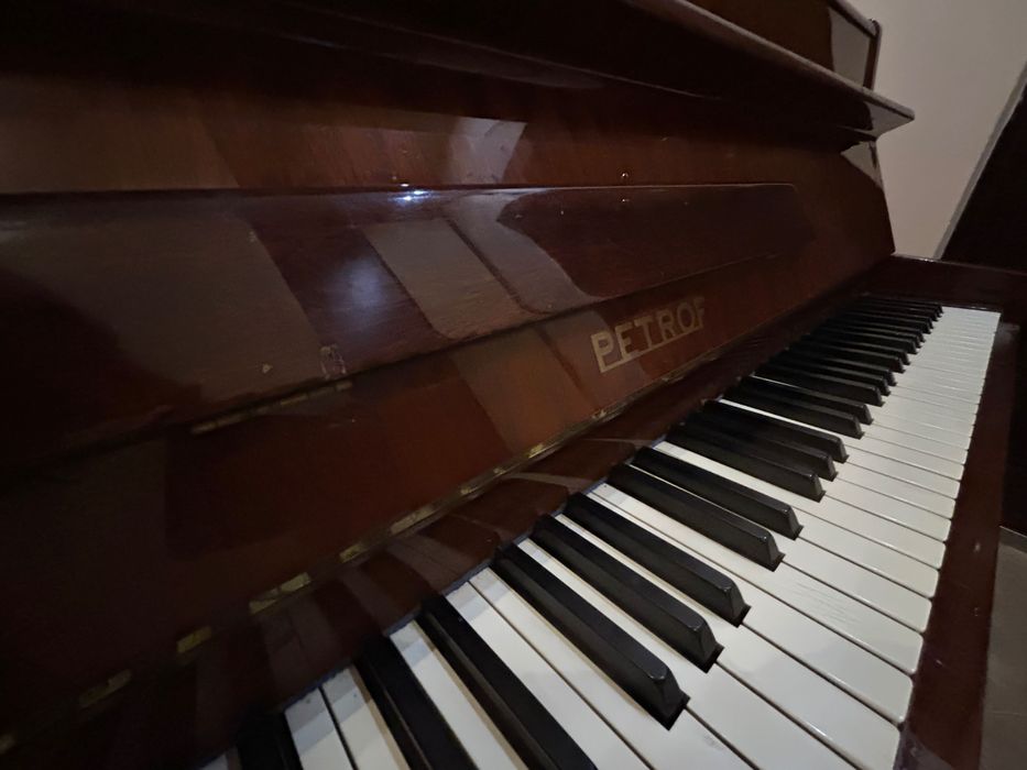 Продава се Пиано Petrof