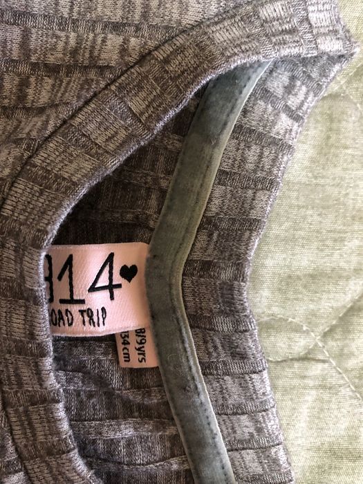 Продаются платья.