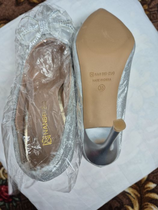 Кроссовки новые качественные