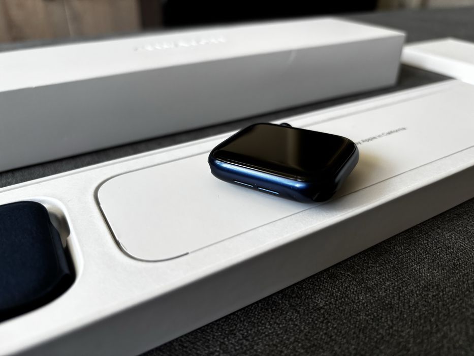 Apple Watch Seria 6, GPS, 44mm