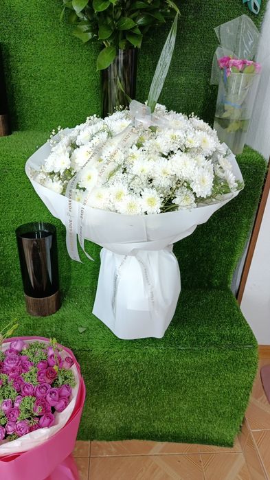 Букеты цветов. Gulllar va buketlar sotamiz 150 000 boshlab za atirgull