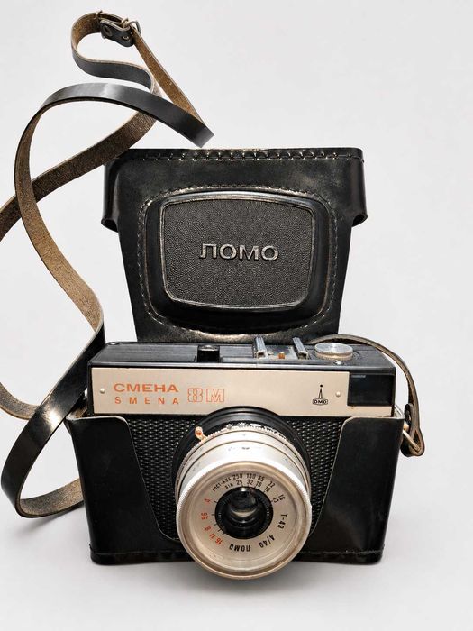Ретро фотоапарат Смена 8М с оригинален кожен калъф