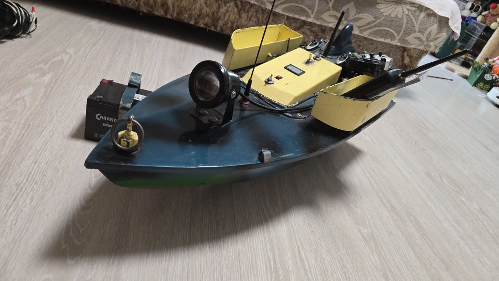 Barcuta , navomodel Oltenita cu sonar