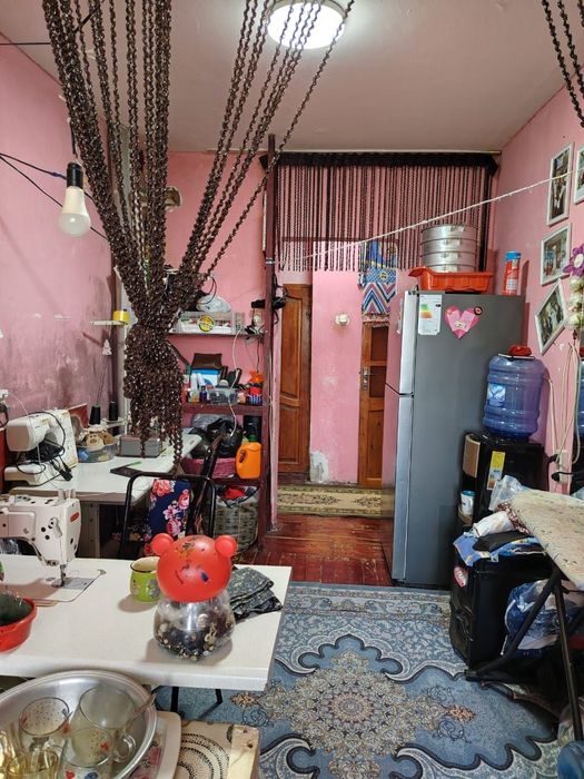 Продаю срочно квартиру без ремонта. Ориентир шохбекат базар.