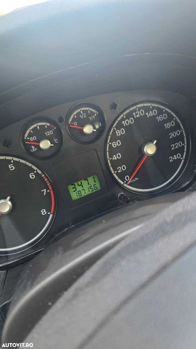 Vand ford focus 1.8 benzina