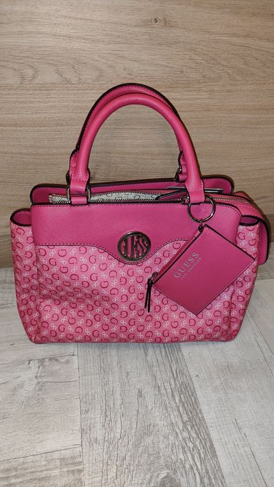 Дамска чанта Guess