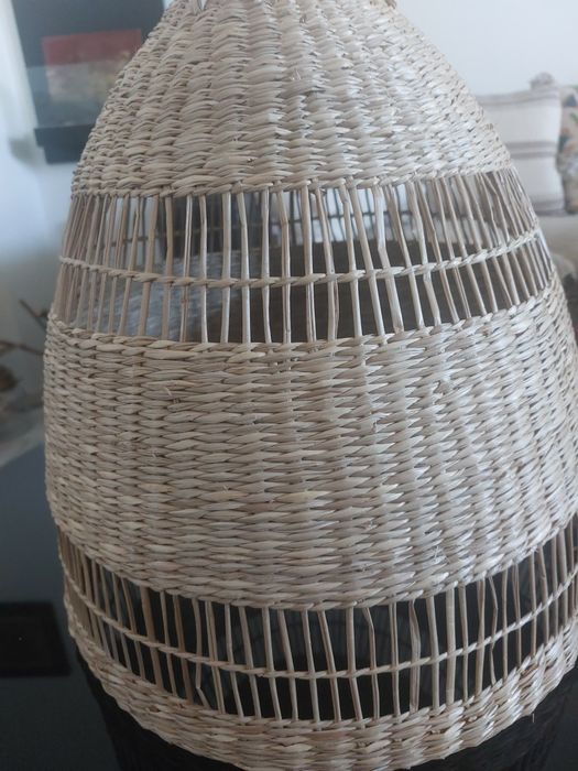 Плетен полюлей,нов,височина 36см,ширина в долната част 35см