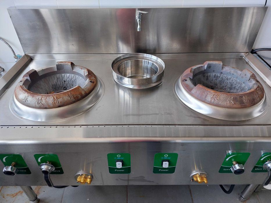 Професионален уок с две горелки