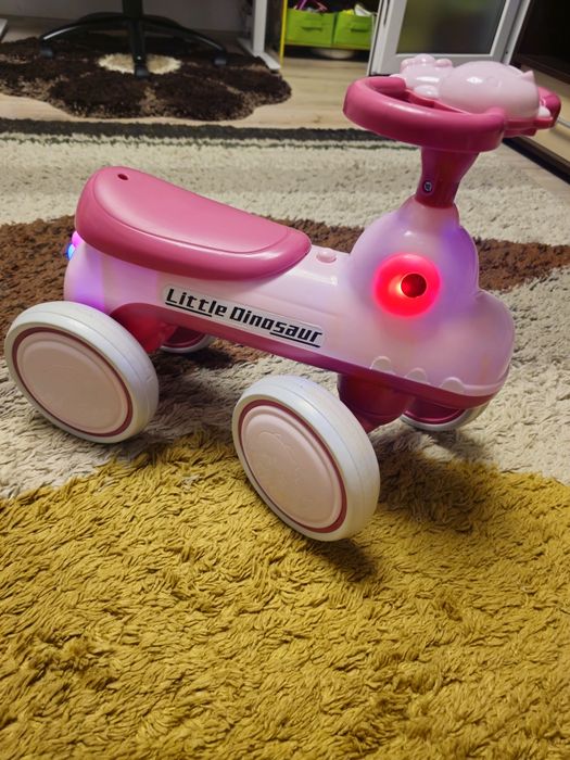 Bicicleta echilibru cu 4 roti Little dinosaur roz