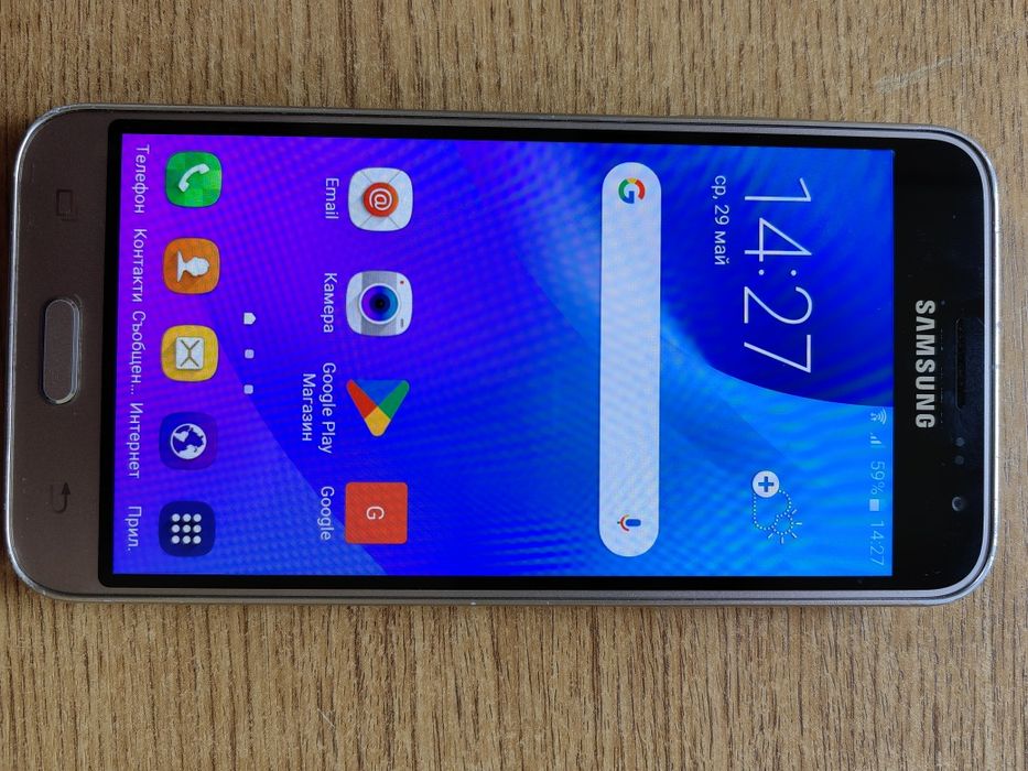 Продавам Samsung J3