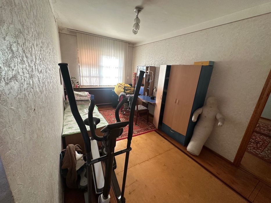 Продается 5-комнатная квартира, метро Ойбек