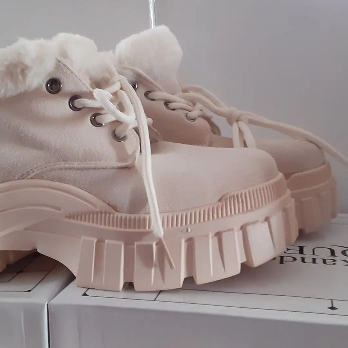 Сапасы 100% гарантия аяқ-киімдер.Бағасы 7000тг