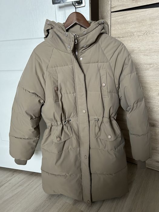 продам бежевую куртку