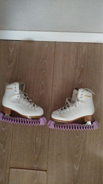 Продам коньки для катка