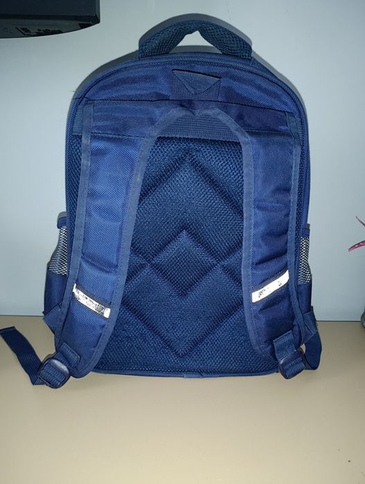 Рюкзак для школьника в отличном состоянии