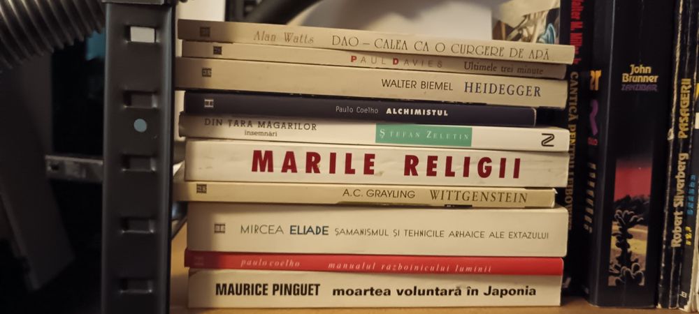 Lichidez biblioteca cu cărți de filosofie etnologie antropologie