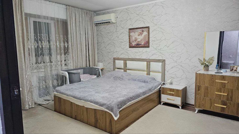 Продам однокомнатную квартиру 8 роддом 1/4/4 С хорошим ремонтом Мебель