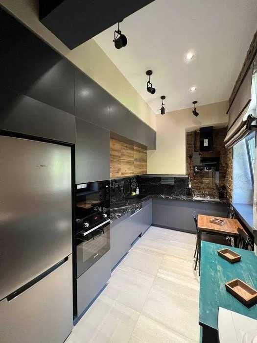 Сдаётся срочно 2 комнатная квартира на Метро Максима Горького