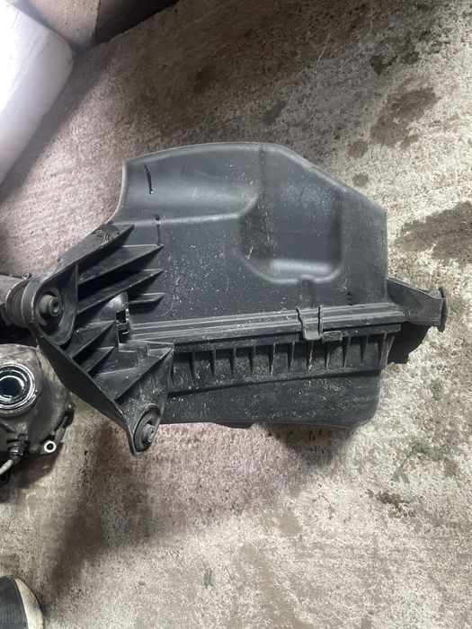 Carcasa filtru aer bmw x1 E84 an 2009-2015
