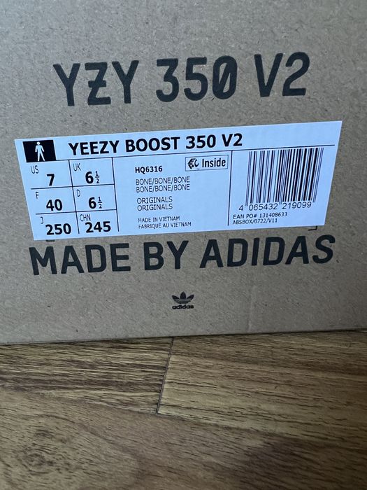 Yeezy 350 Bone Noi