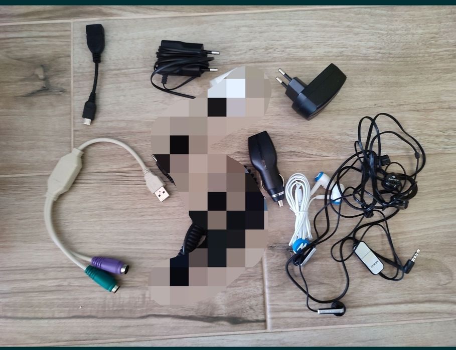 Стара електроника, аксесоари и зарядни. Кабели