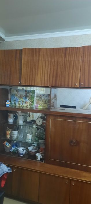 Продам сервант...