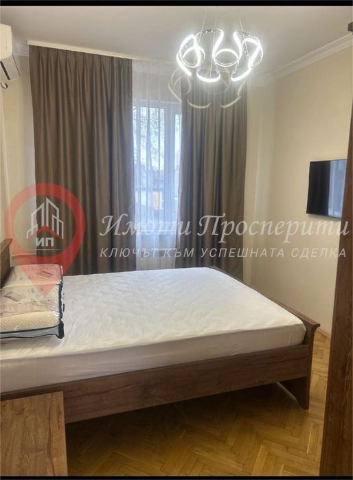 Дава се под наем Тристаен апартамент в София, Център - 110 кв.м за 1296.42 € - Снимка #8