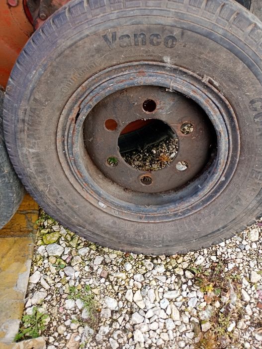 Гуми за Мерцедес и селскостопанска техника