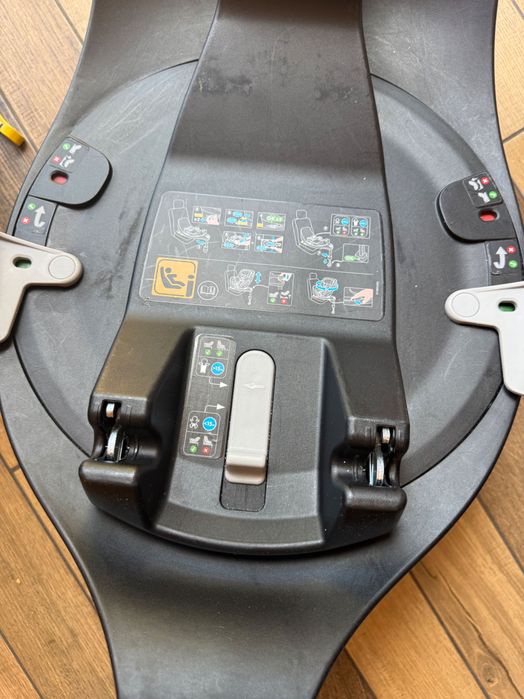 Столче за кола Maxi-Cosi Pearl360 +  ISOFIX Maxi-Cosi