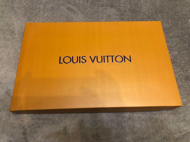 fular louis vuitton second hand si noi de vanzare • Anunturi •